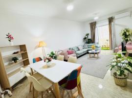 Appartement F5 spacieux équipé haut standing Mahelma Alger，位于阿尔及尔的带停车场的酒店