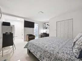 Nice,Stylish King Bed Studio