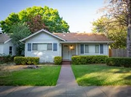 Downtown Dream Casa Near Chico State, Private Yard