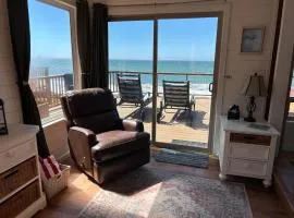 Ocean Front Cabin 15, Jacuzzi & Sensational Views