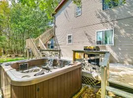 Pocono Getaway Hot Tub, Community Lake Access!