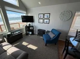 Oceanfront Cabin 6 W Jacuzzi &awe-inspiring View