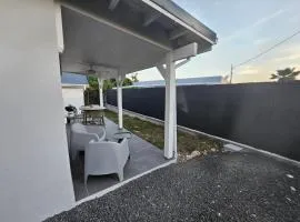 Bungalow proche de la plage de l'anse à l'eau