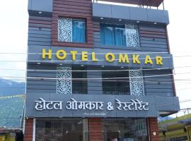 Hotel Omkaar & Restaurant，位于Bewar的酒店