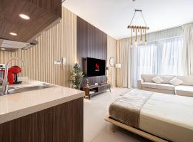 Studio with Private Garden by Blue Cloud Holidays，位于Ḩiz̧āyib az Zānah的酒店