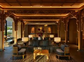 Hotel Tentrem Jakarta，位于塞尔蓬的高尔夫酒店