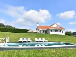 Espectacular casa con piscina y gran jardín