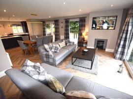 Crann Mhor Holiday Home，位于洛赫戈伊尔黑德的酒店