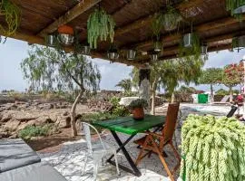 Bohemian Art House - 2BR in Yaiza & Garden