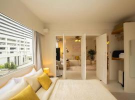 Cozy 2-bedroom apartment in Silom city center - 6A，位于邦拉的酒店