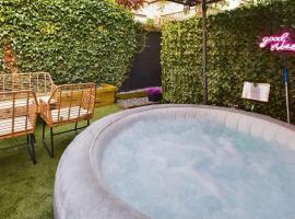 Stylish Maisonette with Hot Tub，位于布莱顿霍夫的酒店