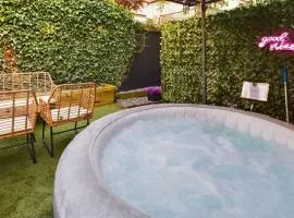 Stylish Maisonette with Hot Tub
