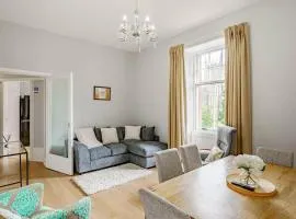 Spacious City Apt - Dunfermline