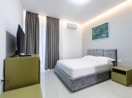 Summer Hotel，位于伏罗拉的酒店