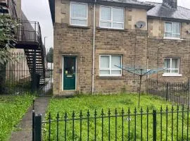 3 Bedroom House in Bradford