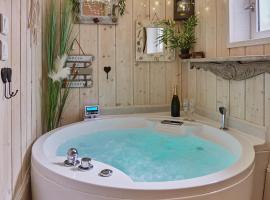 Appart Aix sauna jacuzzi balneo spa privatifs hyper centre historique cour int&eacute;rieur，位于普罗旺斯艾克斯的Spa酒店