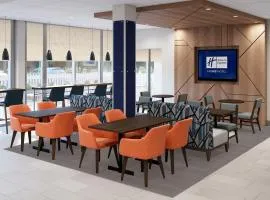 Holiday Inn Express & Suites Pittsfield-Lenox-Berkshires by IHG