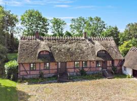 Cozy Home In Præstø With Kitchen，位于普赖斯特的酒店