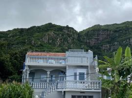 Villa Vicente Casa Soares，位于Vila Nova Sintra的酒店