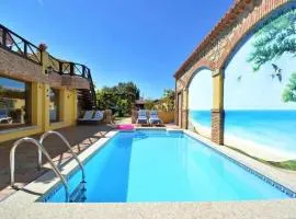 Family villa with pool in O Con – 200 m² private garden