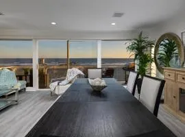 8BR Beach Duplex with Ocean Views, Patio & Pool Table