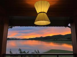 Nguyen Shack Retreat Resort，位于峰牙的民宿