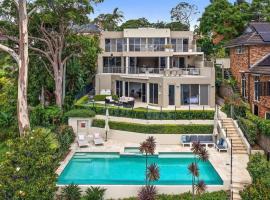 Oyster Bay Luxury House Pier and Seaview，位于Oyster Bay的酒店