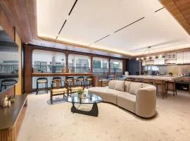 Dash Living on Queen's