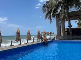 B1 Serenity Terraces, Beach Hotel- Kokrobite，位于Kokrobite的酒店