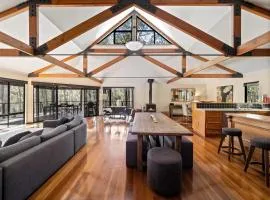 Calistoga Chalet - Luxury among the trees