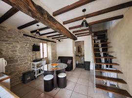 Charmant studio au cœur du Quercy，位于Varaire的酒店