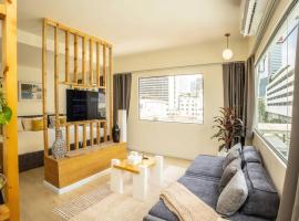 Cozy studio room for 3 guests at Center-Silom - 5B，位于邦拉的酒店