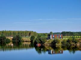 GRETA Nowoczesny domek modułowy nad stawem，位于Jodłowiec的酒店
