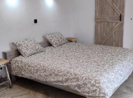 Alegria rustica 2 Rustic happiness，位于Envendos的酒店