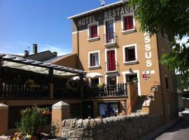 Hôtel Lassus，位于布齐耶比利牛斯2000的酒店