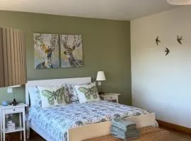 Lakeview Ensuite - Peaceful Country Escape