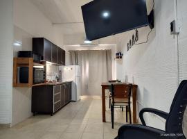 Departamento equipado, centrico, cochera cubierta Sarmiento265apart D13，位于卡塔马卡的低价酒店