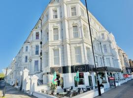 Carlton Court Hotel Eastbourne，位于伊斯特布恩的酒店