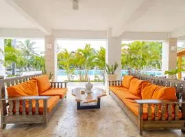Coastal Luxury 2-Bed w Pool Access in Bayahibe