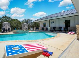 Heated Pool Movie Theater Hot Tub Games Sleeps 28，位于康肯的酒店