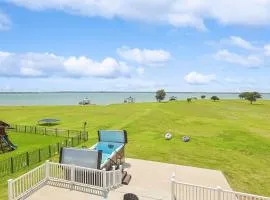 The Best of Lakeside Living - Luxury at its Finest