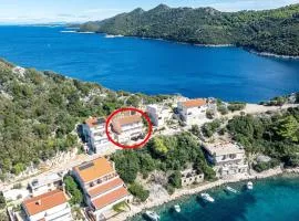 Apartments by the sea Zaklopatica, Lastovo - 12452