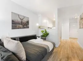 Cozy Central 1-Bedroom Condo in West End Downtown