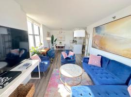 Luxury 2BR - Elevator-Gym-Laundry-10 Min to NYC，位于霍博肯的酒店