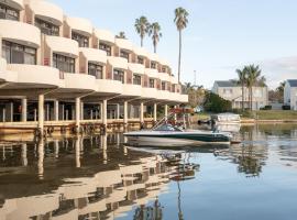 Lake Mulwala Boatel，位于穆尔瓦拉的酒店