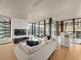 Modern Condo in downtown two bedroom parking lot