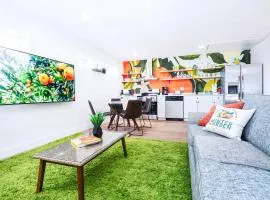 StylishAptWtrGrdnOppLake&Prk&Yrd