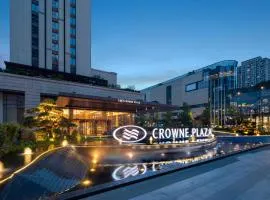 Crowne Plaza Hangzhou Qiantang - The subway Line 1 can reach the West Lake scenic area as well as the airport and high-speed rail station, adjacent to Jinsha Lake and Longfor paradise walk