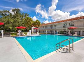 Travelodge by Wyndham Orlando Lake Buena Vista South，位于基西米的酒店