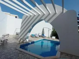 Villa standing avec piscine privée sans vis à vis et WiFi à Djerba